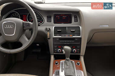 Внедорожник / Кроссовер Audi Q7 2008 в 