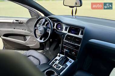 Внедорожник / Кроссовер Audi Q7 2012 в 