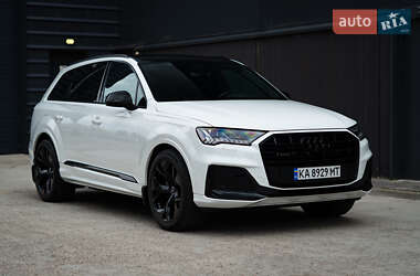 Внедорожник / Кроссовер Audi Q7 2023 в 