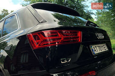 Внедорожник / Кроссовер Audi Q7 2016 в 