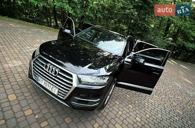 Внедорожник / Кроссовер Audi Q7 2016 в 