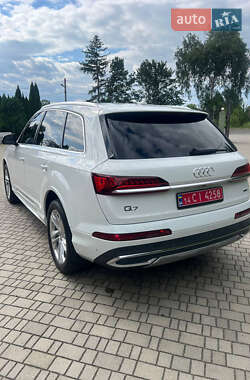 Внедорожник / Кроссовер Audi Q7 2020 в 