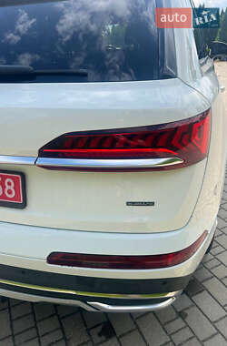 Внедорожник / Кроссовер Audi Q7 2020 в 