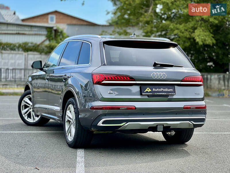 Позашляховик / Кросовер Audi Q7 2021 в Києві