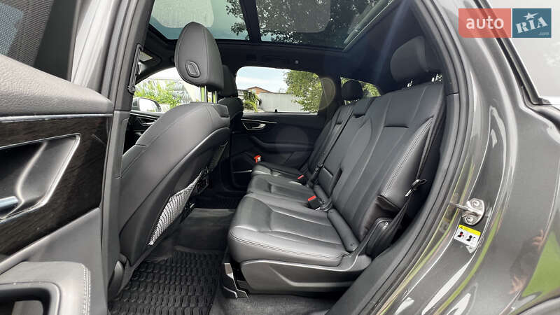Позашляховик / Кросовер Audi Q7 2021 в Києві