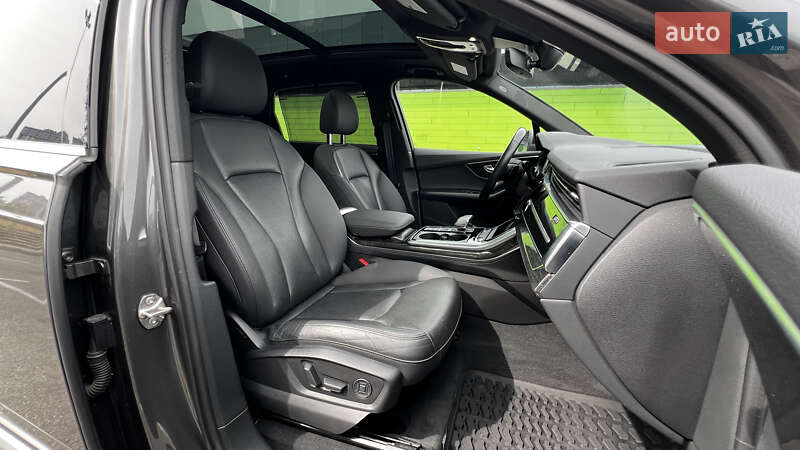 Позашляховик / Кросовер Audi Q7 2021 в Києві