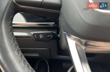 Позашляховик / Кросовер Audi Q7 2021 в 