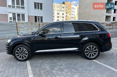Позашляховик / Кросовер Audi Q7 2016 в 