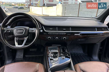 Позашляховик / Кросовер Audi Q7 2016 в 