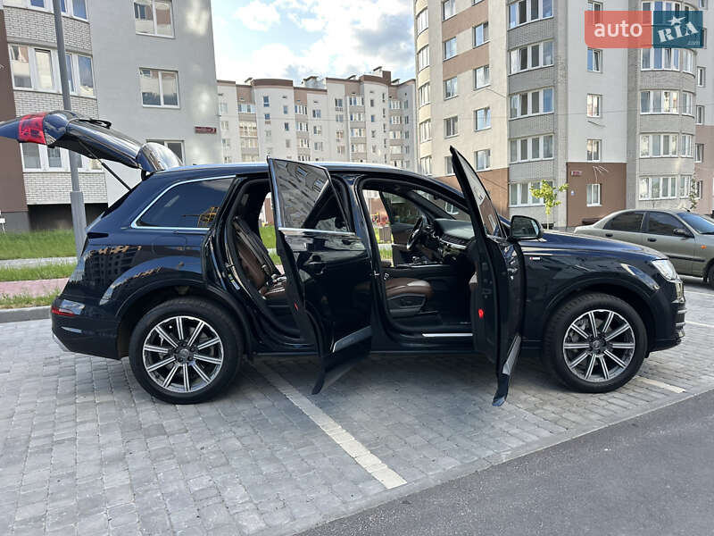 Внедорожник / Кроссовер Audi Q7 2016 в Виннице