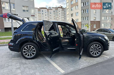 Позашляховик / Кросовер Audi Q7 2016 в 