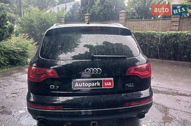 Внедорожник / Кроссовер Audi Q7 2015 в 