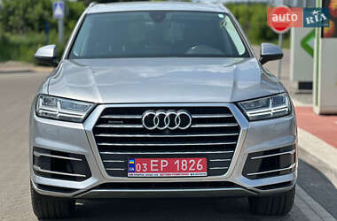 Позашляховик / Кросовер Audi Q7 2017 в 