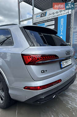 Внедорожник / Кроссовер Audi Q7 2022 в 