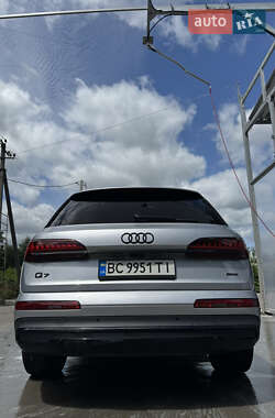 Внедорожник / Кроссовер Audi Q7 2022 в 