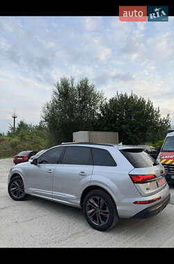 Внедорожник / Кроссовер Audi Q7 2022 в 