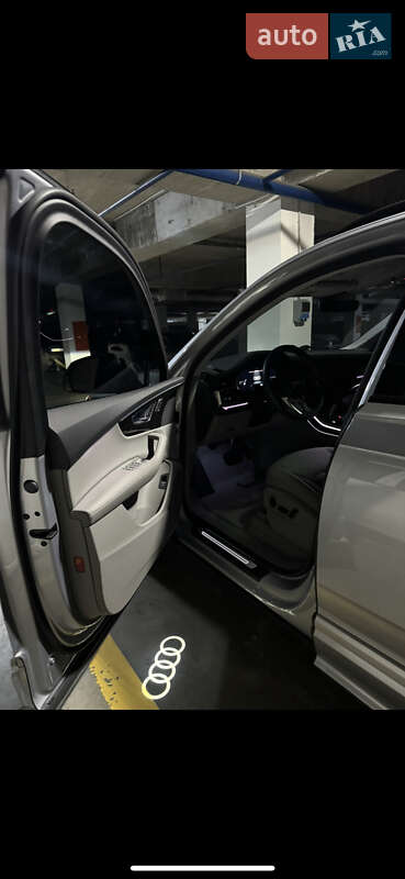 Позашляховик / Кросовер Audi Q7 2022 в Львові