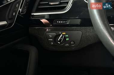 Внедорожник / Кроссовер Audi Q7 2016 в 