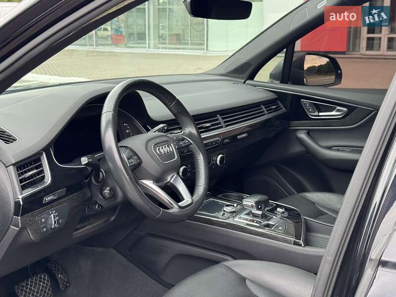 Внедорожник / Кроссовер Audi Q7 2017 в Киеве