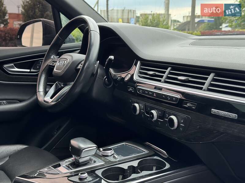 Внедорожник / Кроссовер Audi Q7 2017 в Киеве