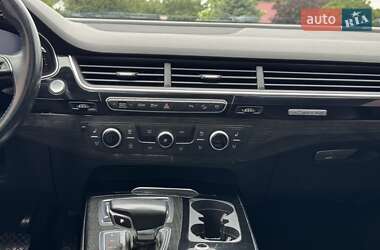 Позашляховик / Кросовер Audi Q7 2017 в 