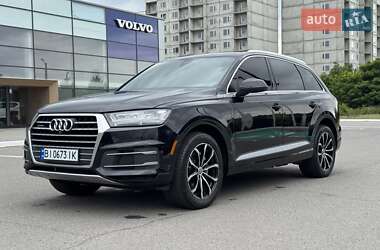Позашляховик / Кросовер Audi Q7 2017 в 