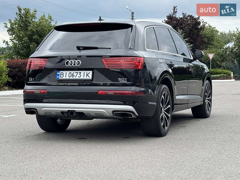 Внедорожник / Кроссовер Audi Q7 2017 в Киеве