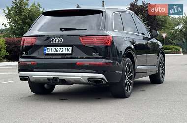 Позашляховик / Кросовер Audi Q7 2017 в 