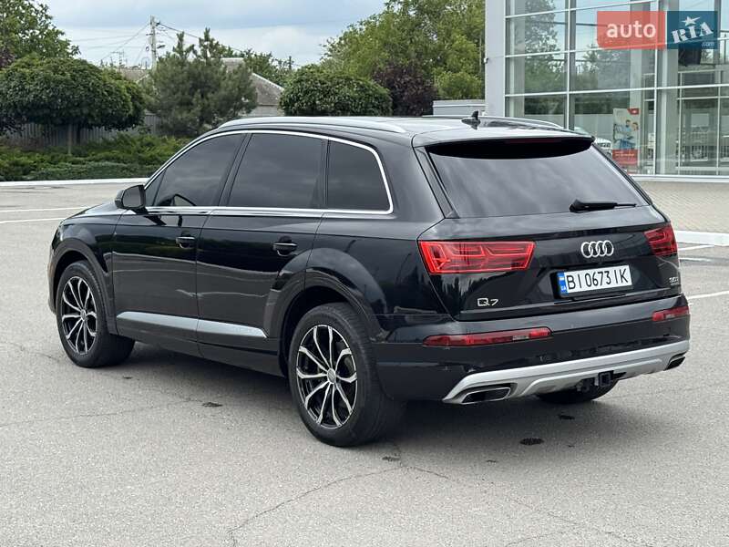 Внедорожник / Кроссовер Audi Q7 2017 в Киеве