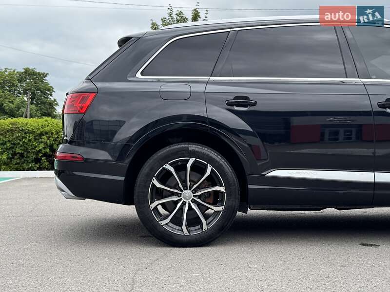 Внедорожник / Кроссовер Audi Q7 2017 в Киеве