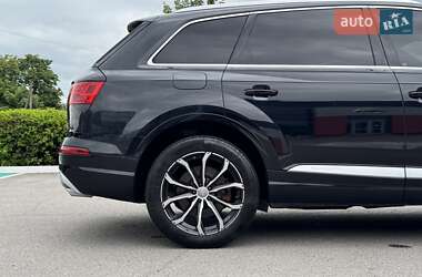 Позашляховик / Кросовер Audi Q7 2017 в 
