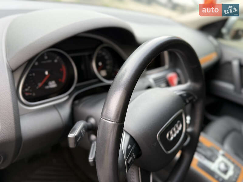 Позашляховик / Кросовер Audi Q7 2014 в Києві