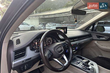 Внедорожник / Кроссовер Audi Q7 2016 в 