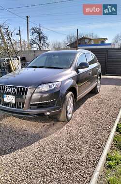 Внедорожник / Кроссовер Audi Q7 2011 в 