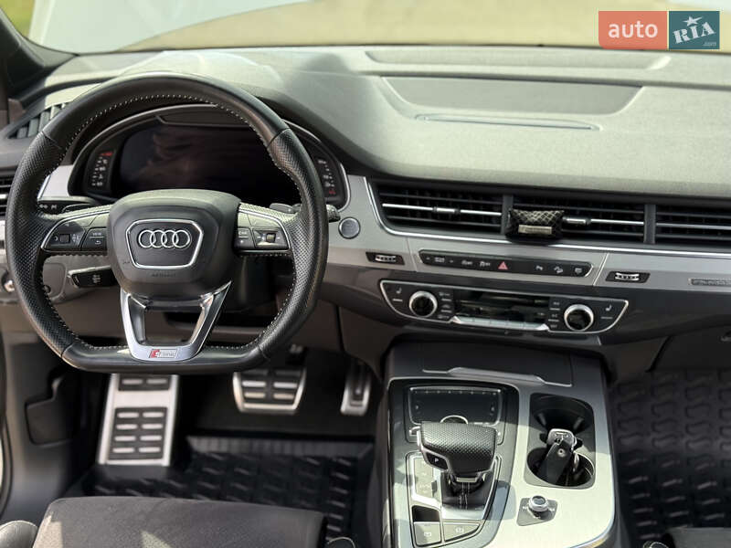 Внедорожник / Кроссовер Audi Q7 2017 в Одессе