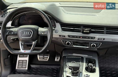 Внедорожник / Кроссовер Audi Q7 2017 в 