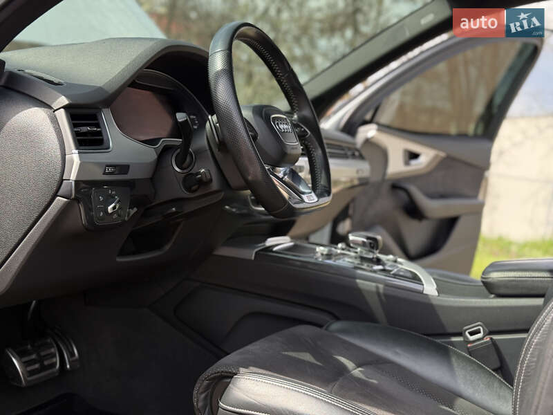Внедорожник / Кроссовер Audi Q7 2017 в Одессе