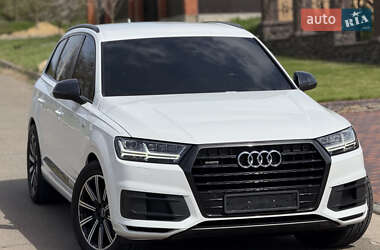 Внедорожник / Кроссовер Audi Q7 2017 в 