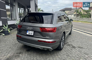 Внедорожник / Кроссовер Audi Q7 2016 в 