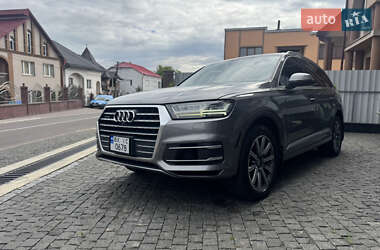 Внедорожник / Кроссовер Audi Q7 2016 в 