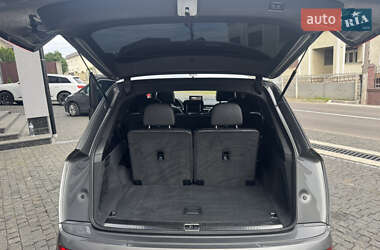 Внедорожник / Кроссовер Audi Q7 2016 в 