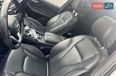 Внедорожник / Кроссовер Audi Q7 2016 в 