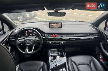 Внедорожник / Кроссовер Audi Q7 2016 в 