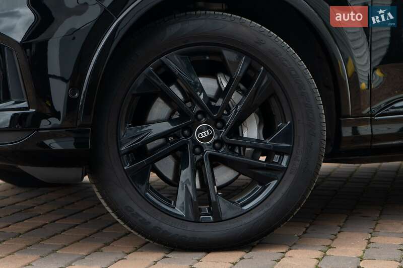 Внедорожник / Кроссовер Audi Q7 2020 в Киеве