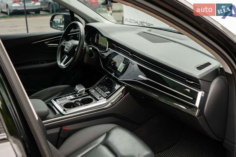 Внедорожник / Кроссовер Audi Q7 2020 в Киеве