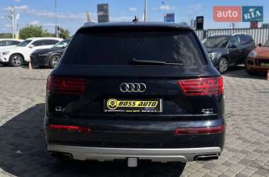 Внедорожник / Кроссовер Audi Q7 2016 в 