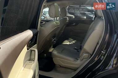 Внедорожник / Кроссовер Audi Q7 2016 в 