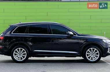 Внедорожник / Кроссовер Audi Q7 2019 в 