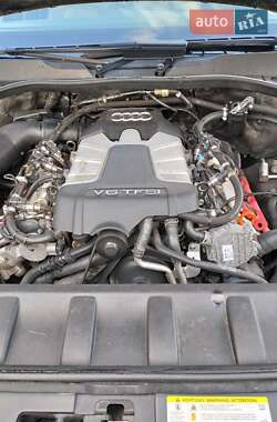 Внедорожник / Кроссовер Audi Q7 2011 в 