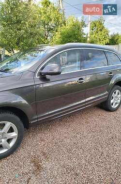 Внедорожник / Кроссовер Audi Q7 2011 в 